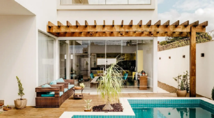 Dive into Creativity: 5 DIY Tips for Crafting a Stunning Backyard Pool Backyard Pool